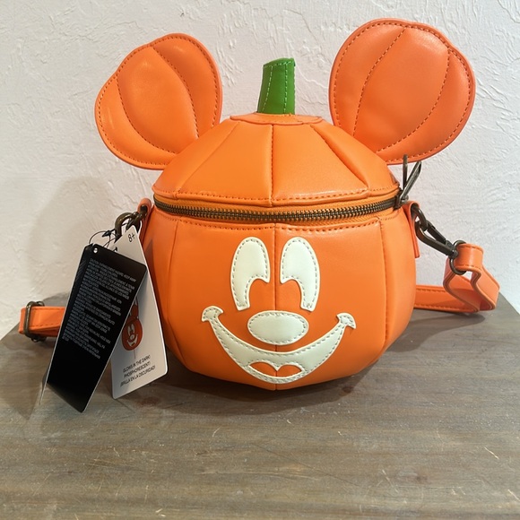 NWT Loungefly Mickey Mouse Mick-O-Lantern Crossbody Bag - Picture 4 of 11